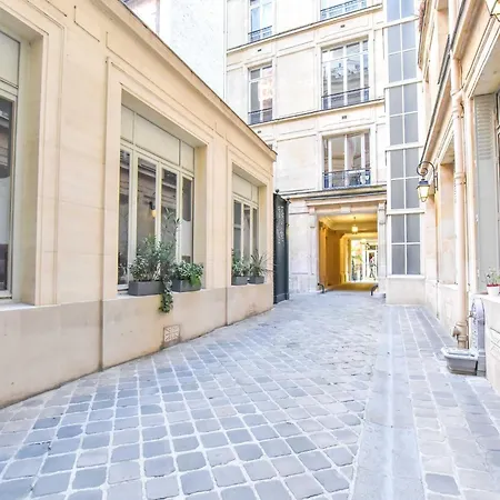 Apartment Perle Rare Triangle D'or Great With Terrace - Bail Mobilite Paris
